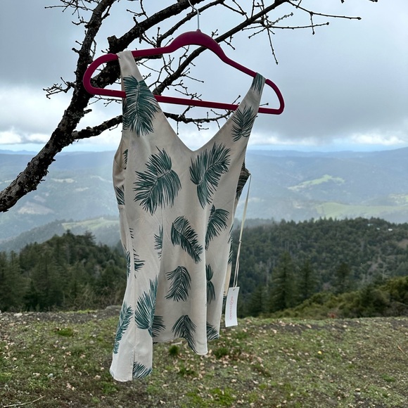 Bravissimo Cami Size 6 Palm Print NWT, 19” pit to pit, 19” overall length - Picture 4 of 12